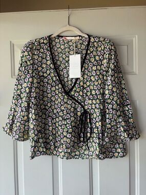 Zara Trafaluc Collection daisy print faux wrap top size M